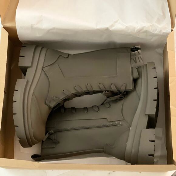 ZARA RUBBERIZED LACE-UP BOOTS KHAKI GREEN - Picture 3 of 6